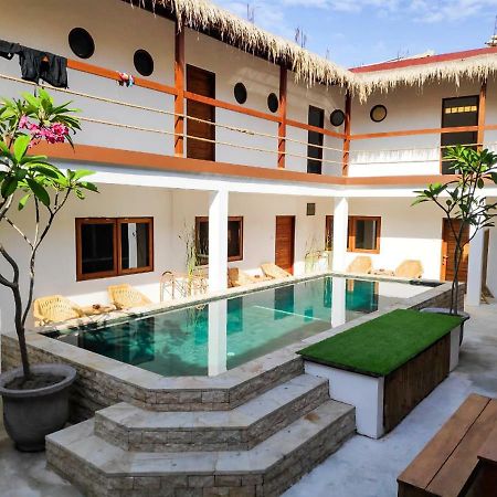 Gili Pirates Dive & Bnb Gili Trawangan Luaran gambar
