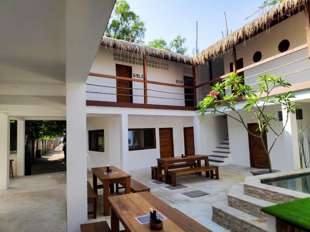 Gili Pirates Dive & Bnb Gili Trawangan Luaran gambar